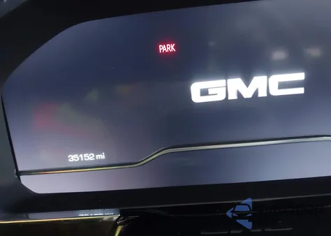 2024 GMC Sierra 1500 4Wd Short Box Slt from USA, damaged, VIN 1GTUUDED4RZ350216